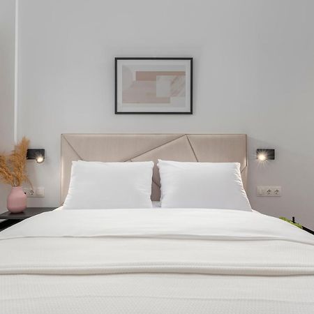 Ιωκα Suites / The Urbitality Project Thessaloniki Buitenkant foto