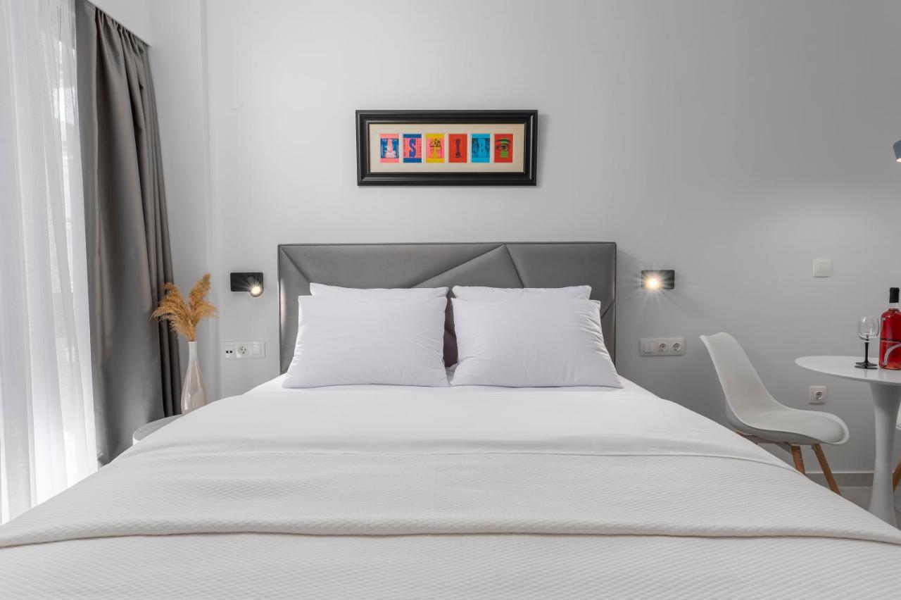 Ιωκα Suites / The Urbitality Project Thessaloniki Buitenkant foto