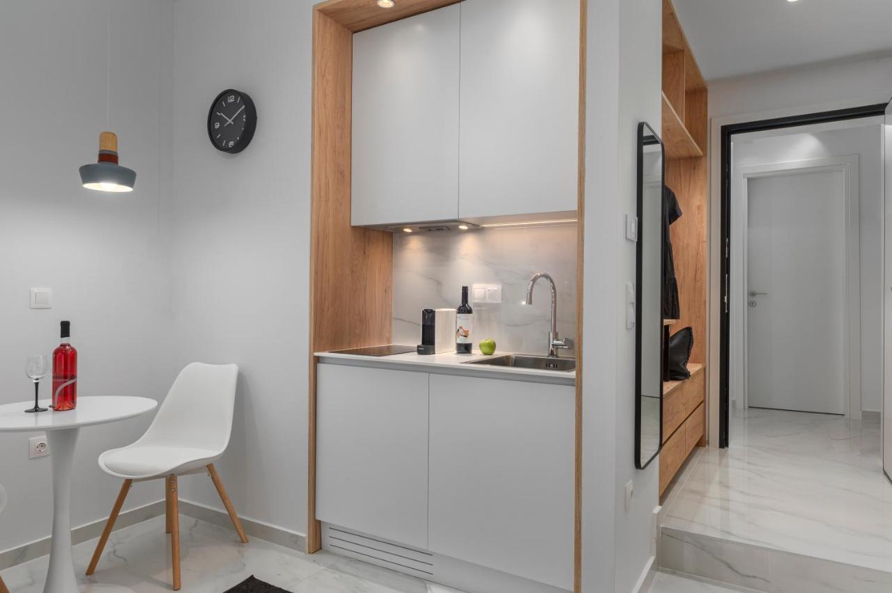 Ιωκα Suites / The Urbitality Project Thessaloniki Buitenkant foto