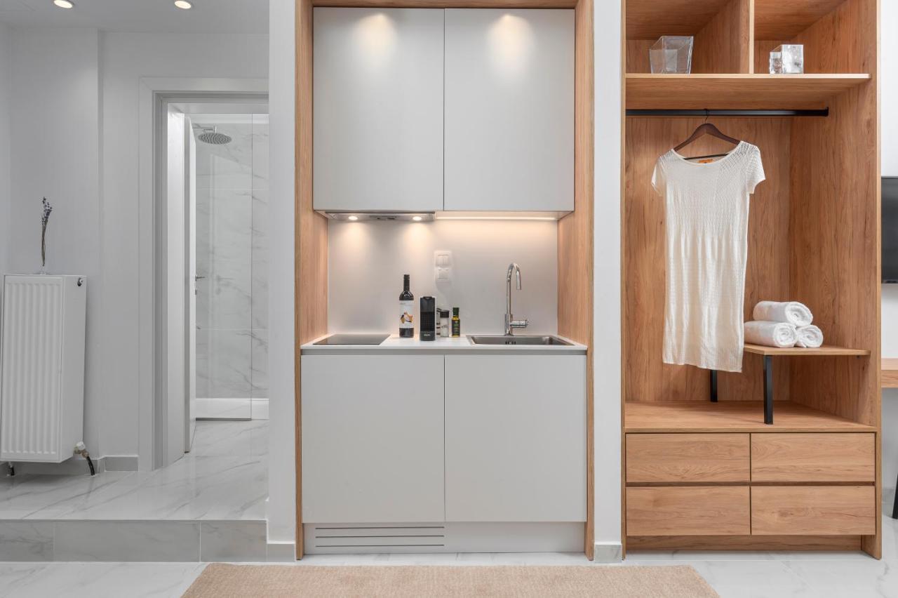 Ιωκα Suites / The Urbitality Project Thessaloniki Buitenkant foto