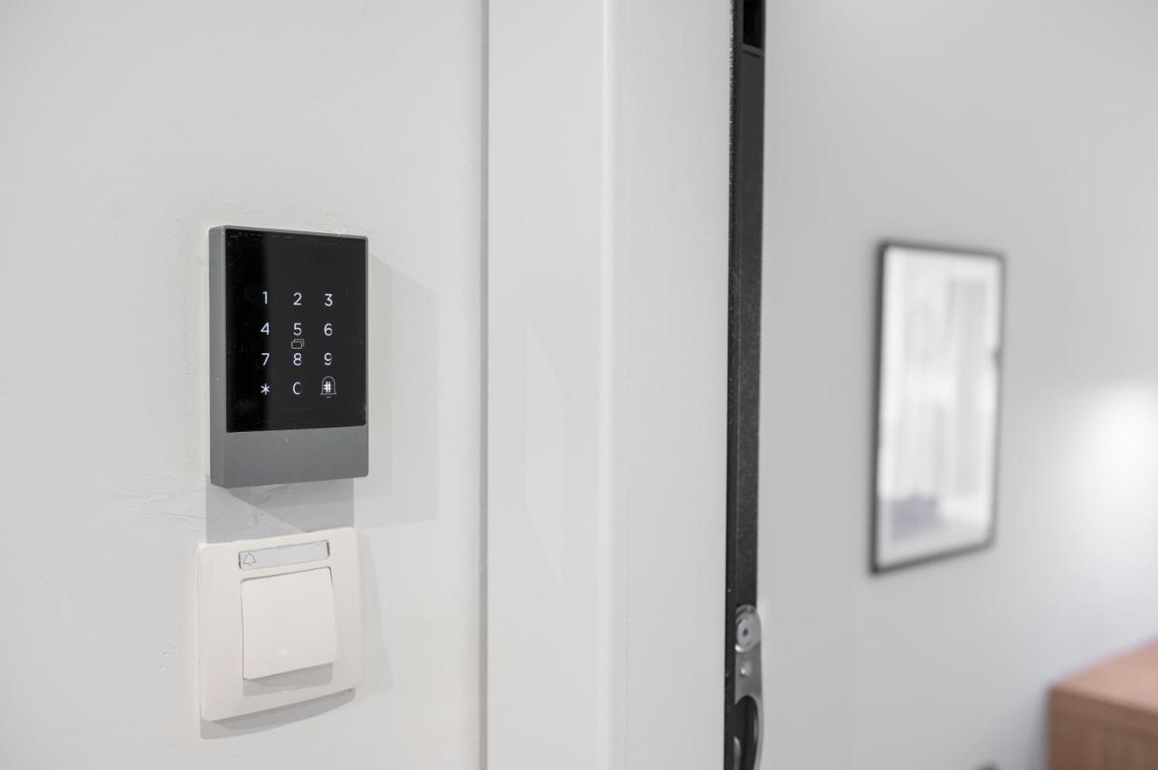 Ιωκα Suites / The Urbitality Project Thessaloniki Buitenkant foto