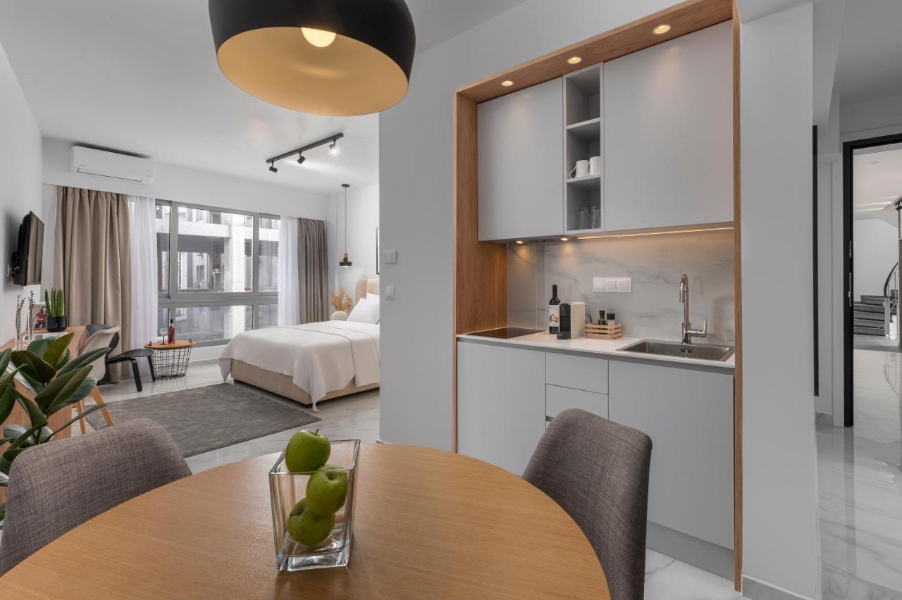 Ιωκα Suites / The Urbitality Project Thessaloniki Buitenkant foto
