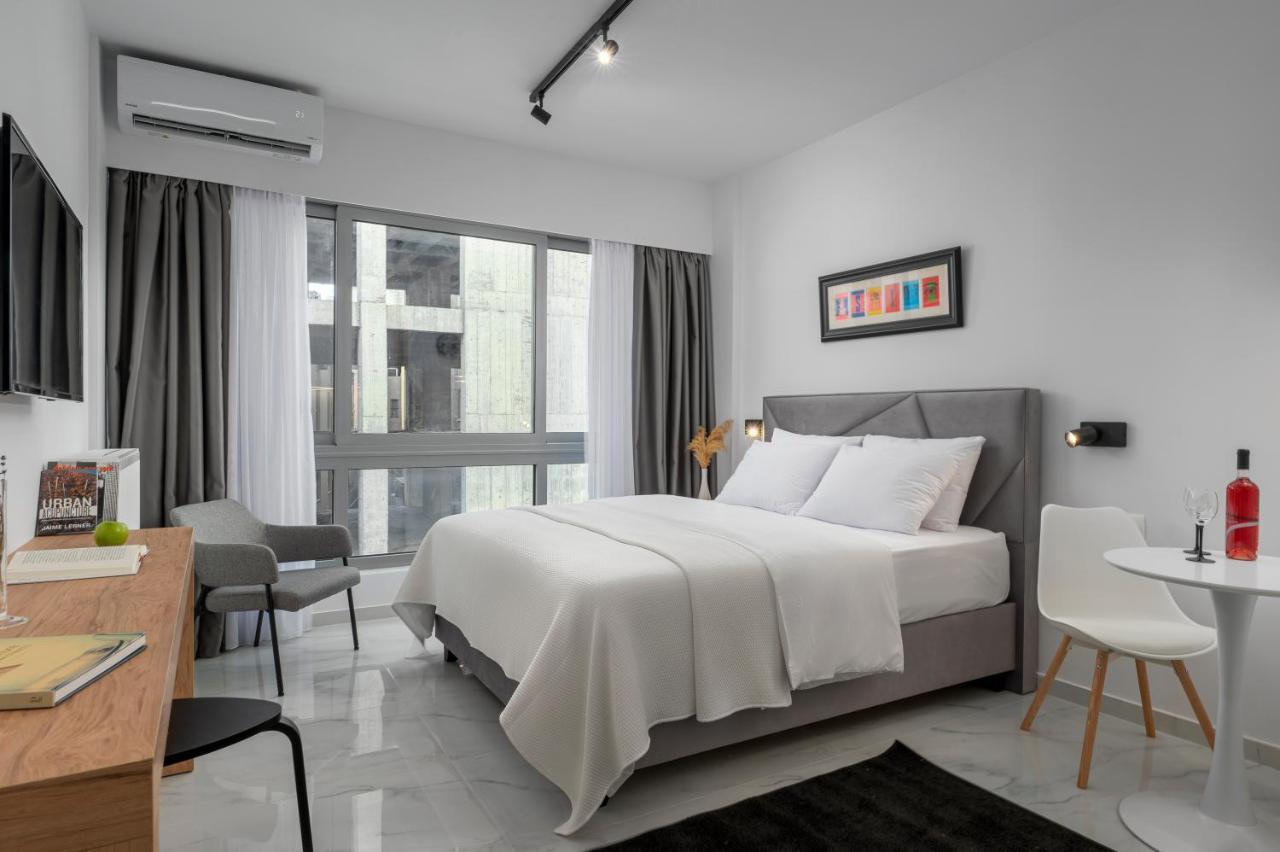 Ιωκα Suites / The Urbitality Project Thessaloniki Buitenkant foto