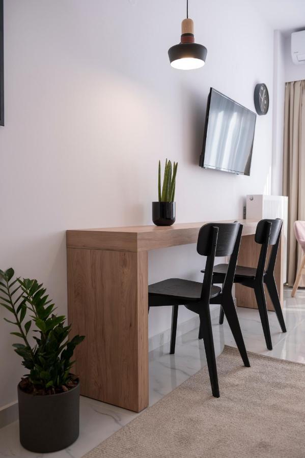 Ιωκα Suites / The Urbitality Project Thessaloniki Buitenkant foto